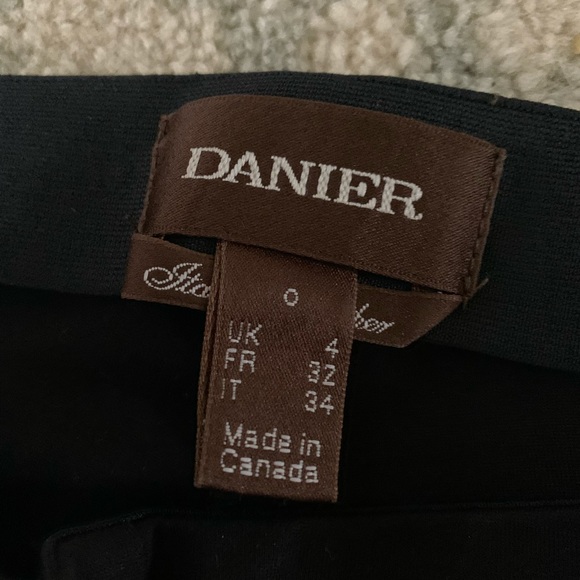 Danier leather leggings - Picture 4 of 5